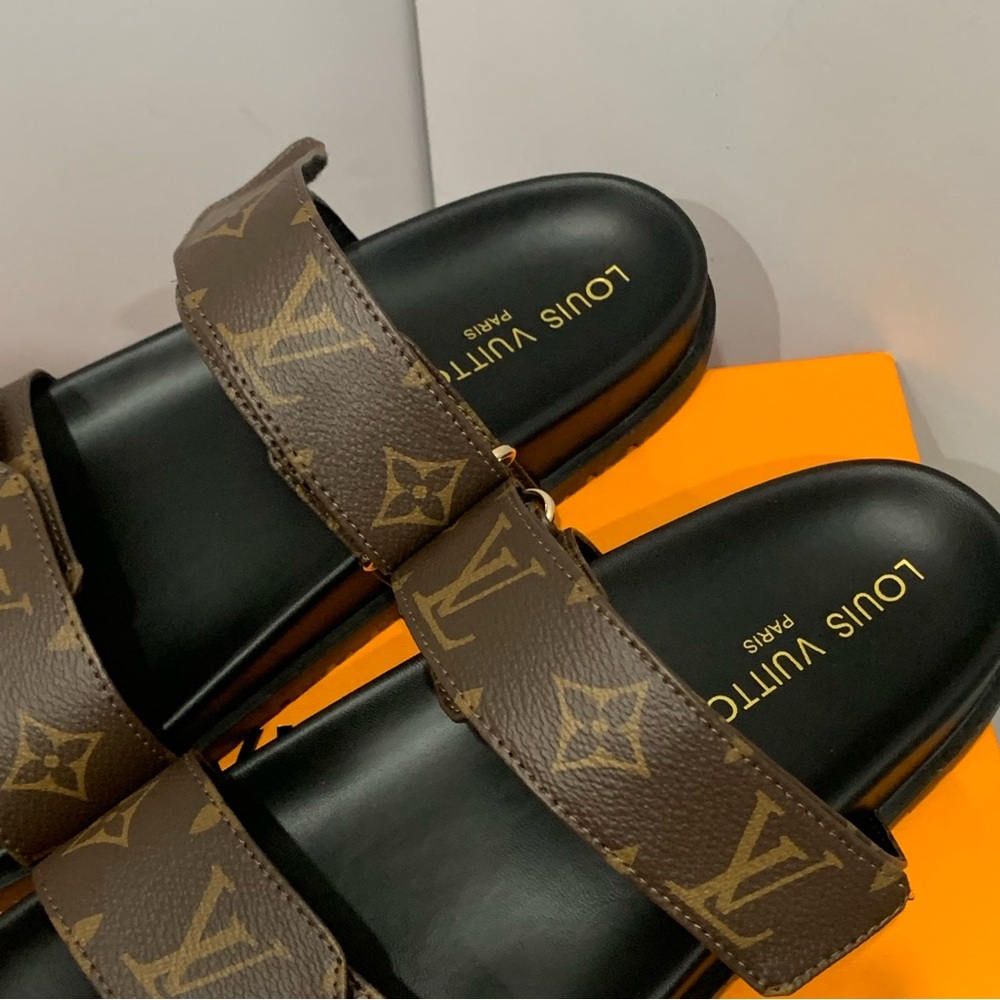 Louis Vuitton Women’s Sandals - Picture 4 of 6